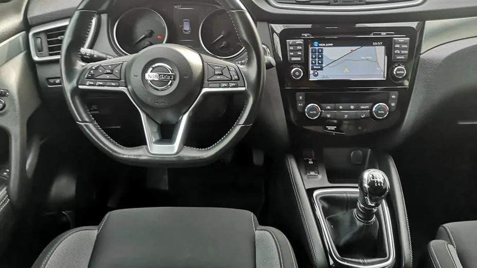 NISSAN Qashqai -