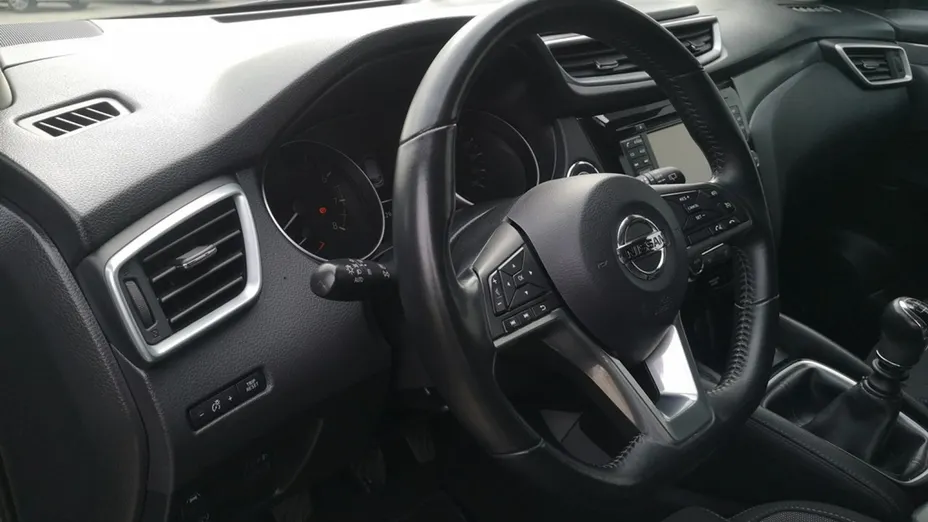 NISSAN Qashqai -