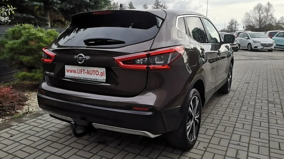 NISSAN Qashqai -