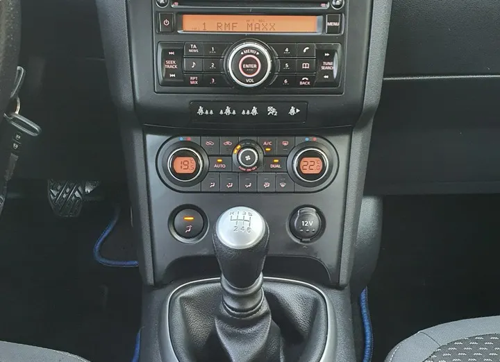 NISSAN Qashqai -
