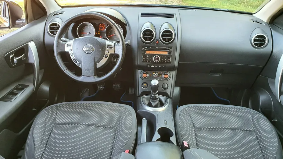 NISSAN Qashqai -