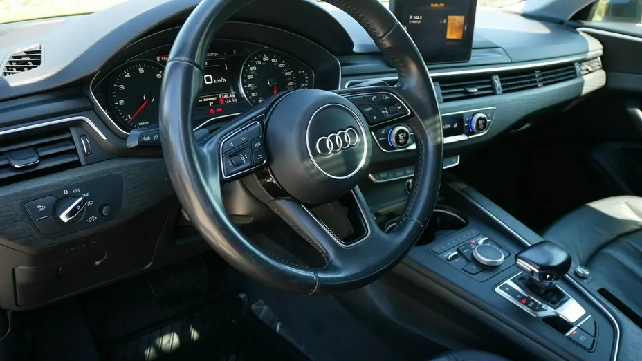 AUDI A4 -