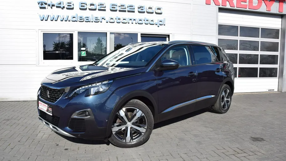 PEUGEOT 5008 -