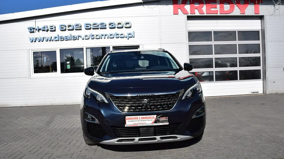 PEUGEOT 5008 -