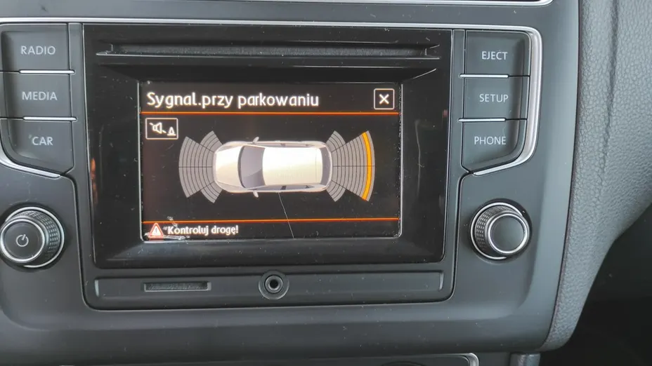 VOLKSWAGEN Polo -