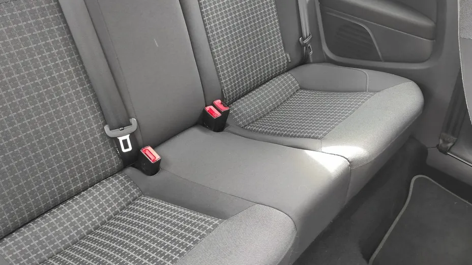 VOLKSWAGEN Polo -