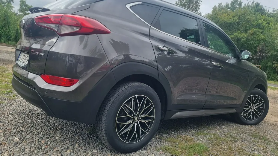 HYUNDAI Tucson -