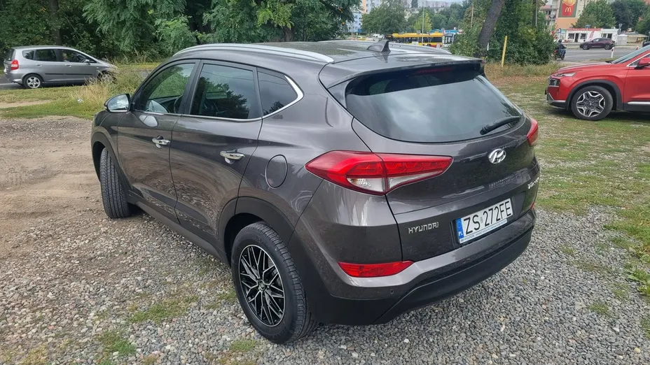 HYUNDAI Tucson -