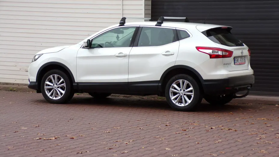 NISSAN Qashqai -