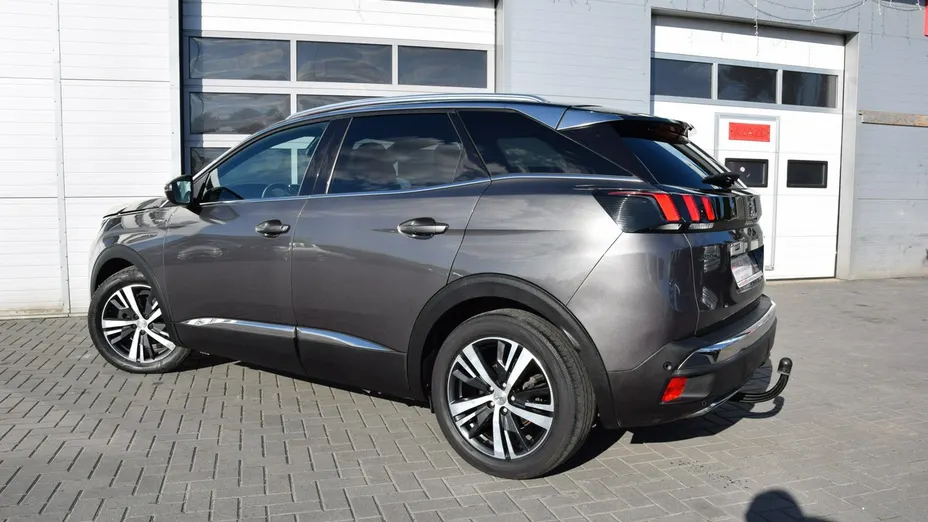 PEUGEOT 3008 -