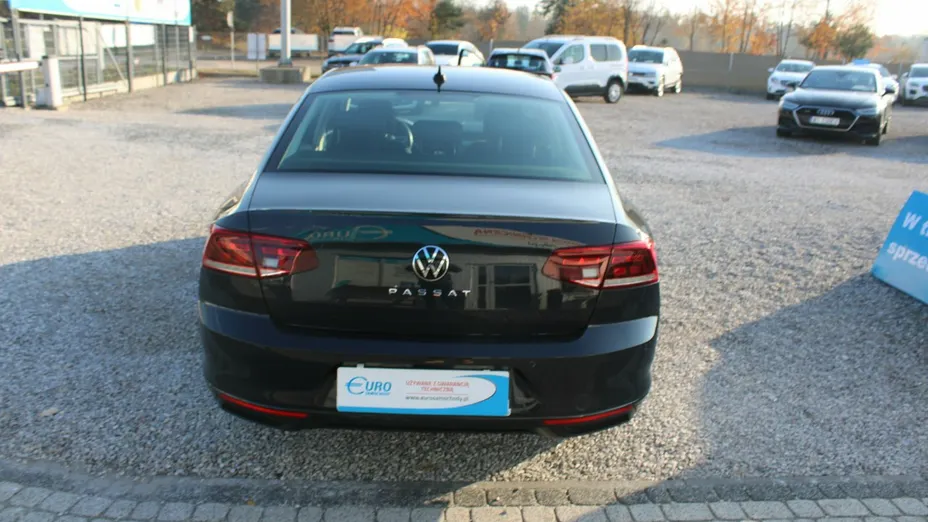 VOLKSWAGEN Passat -