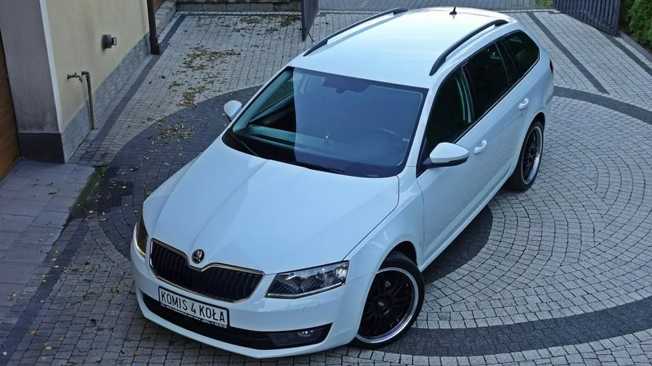 SKODA Octavia -