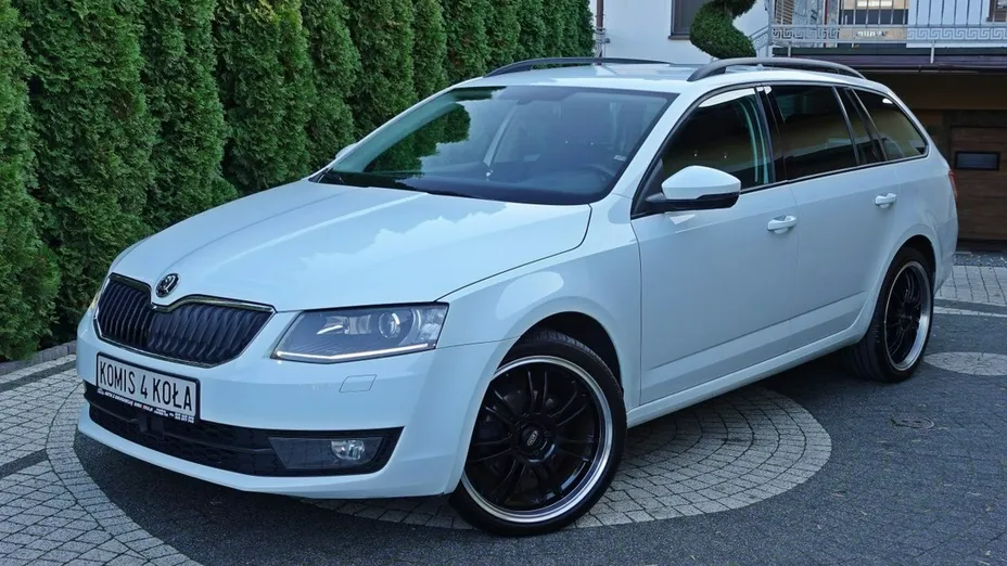 SKODA Octavia -