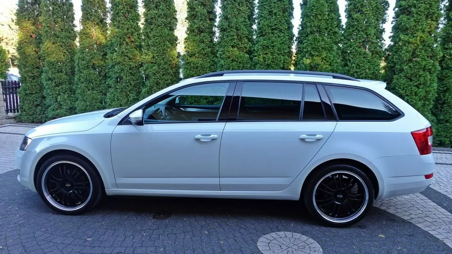 SKODA Octavia -