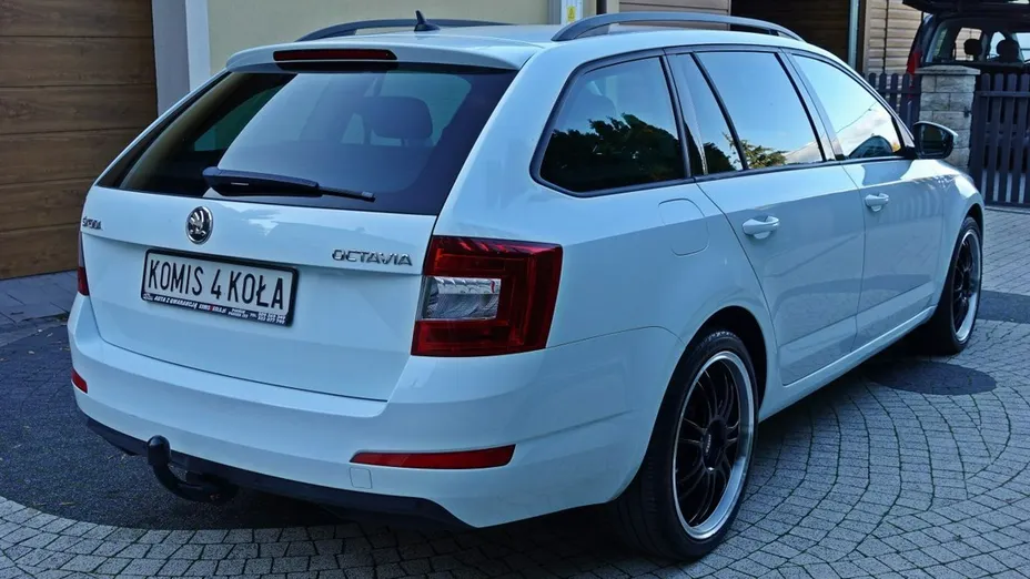 SKODA Octavia -
