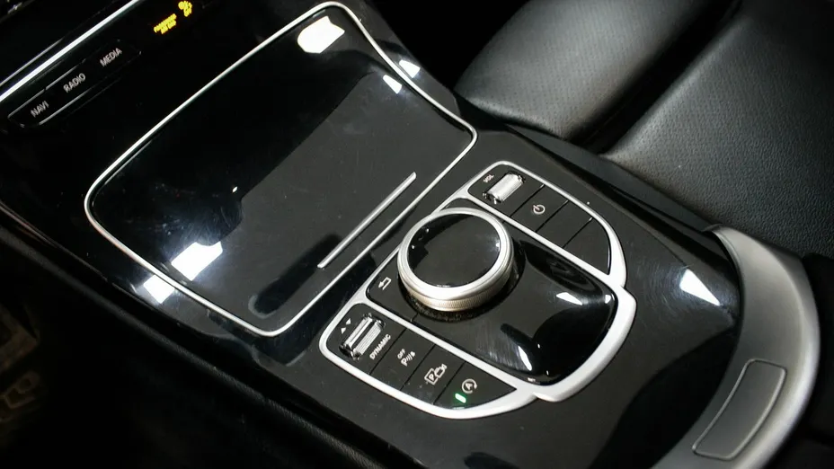 MERCEDES-BENZ C Klasa -