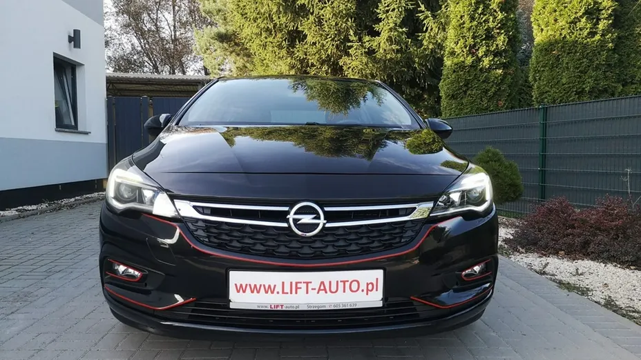 OPEL Astra -