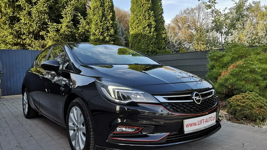 OPEL Astra -