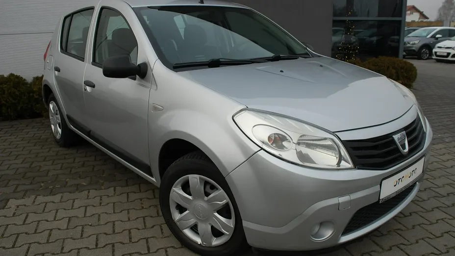DACIA Sandero -
