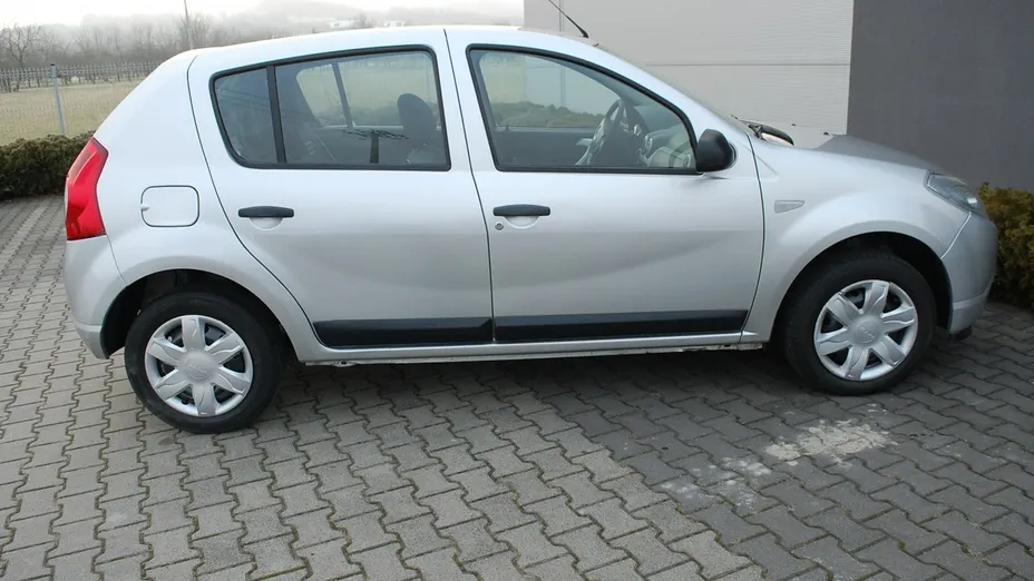 DACIA Sandero -
