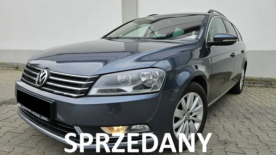 VOLKSWAGEN Passat -