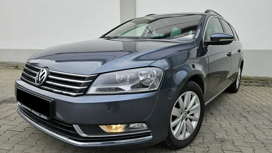 VOLKSWAGEN Passat -
