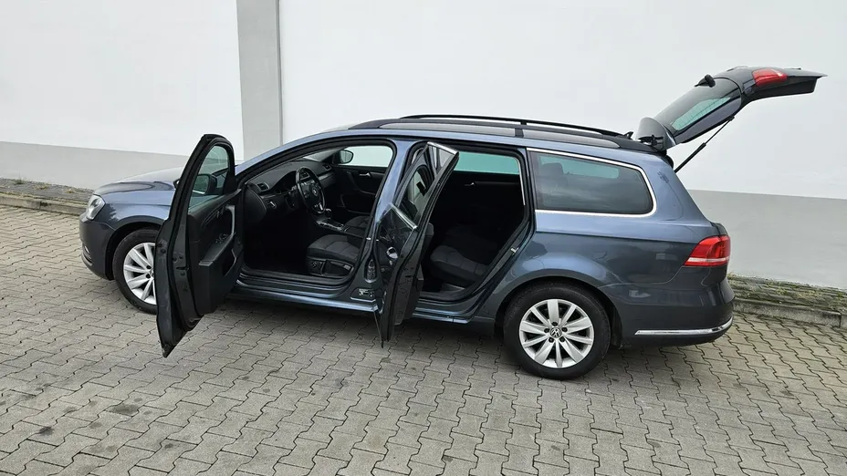 VOLKSWAGEN Passat -