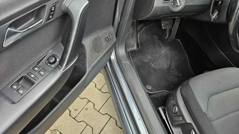 VOLKSWAGEN Passat -