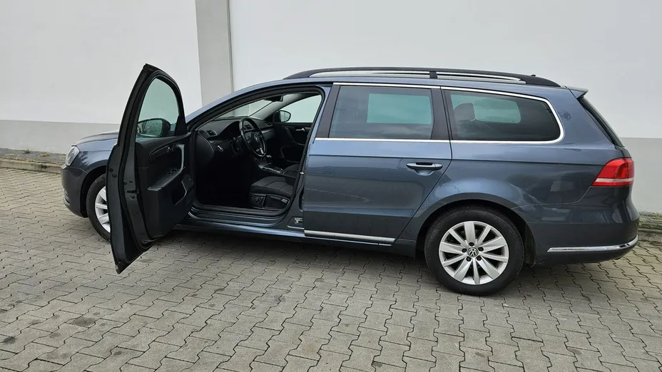 VOLKSWAGEN Passat -
