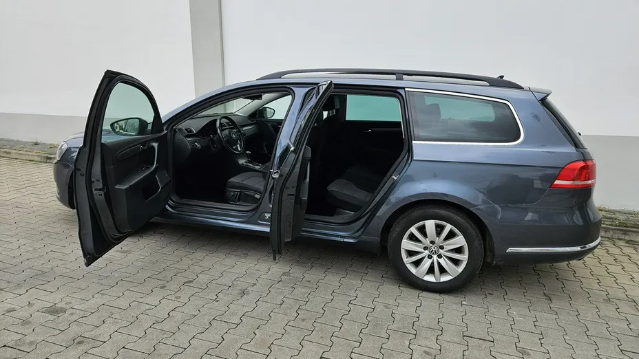 VOLKSWAGEN Passat -