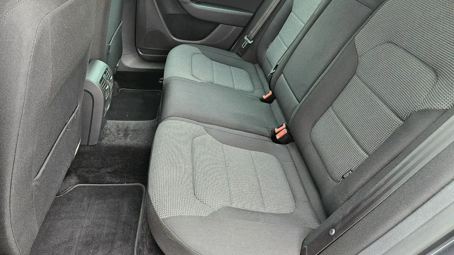 VOLKSWAGEN Passat -