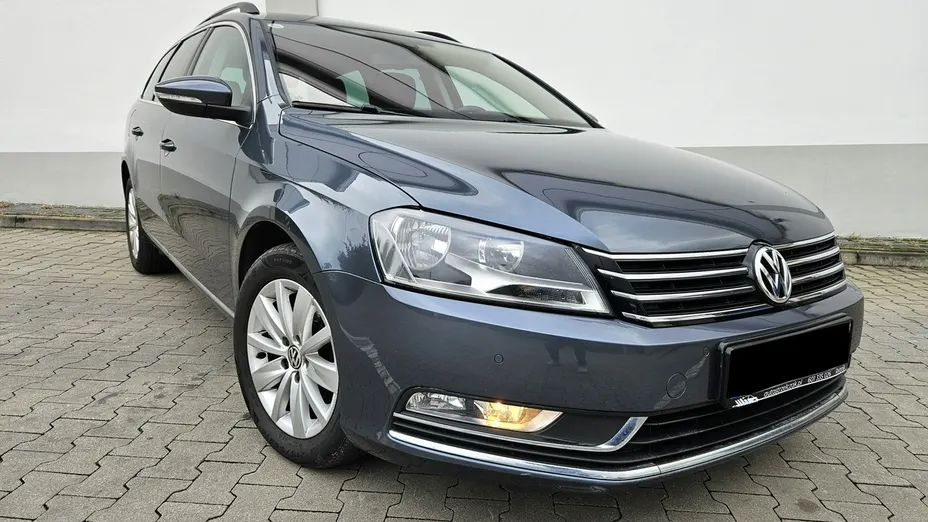 VOLKSWAGEN Passat -