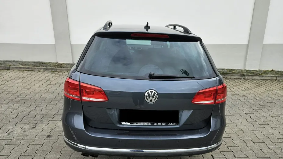 VOLKSWAGEN Passat -