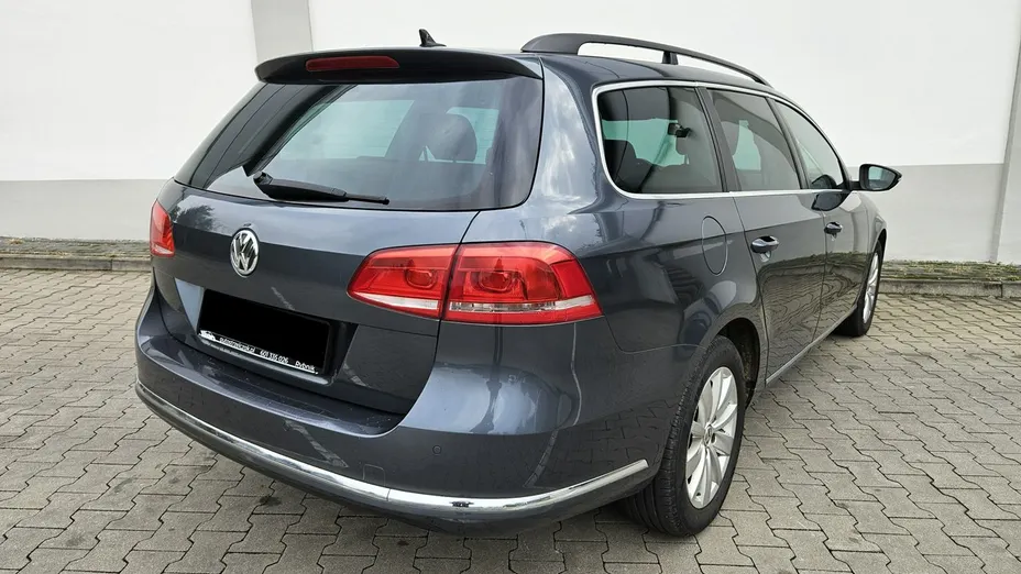 VOLKSWAGEN Passat -