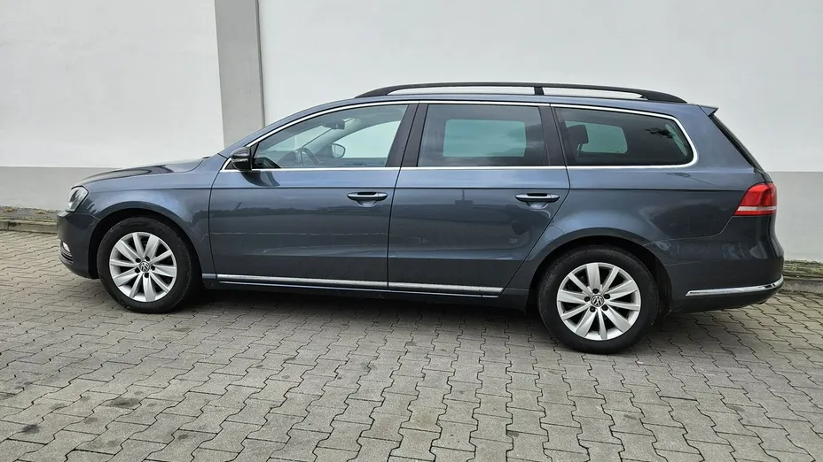 VOLKSWAGEN Passat -