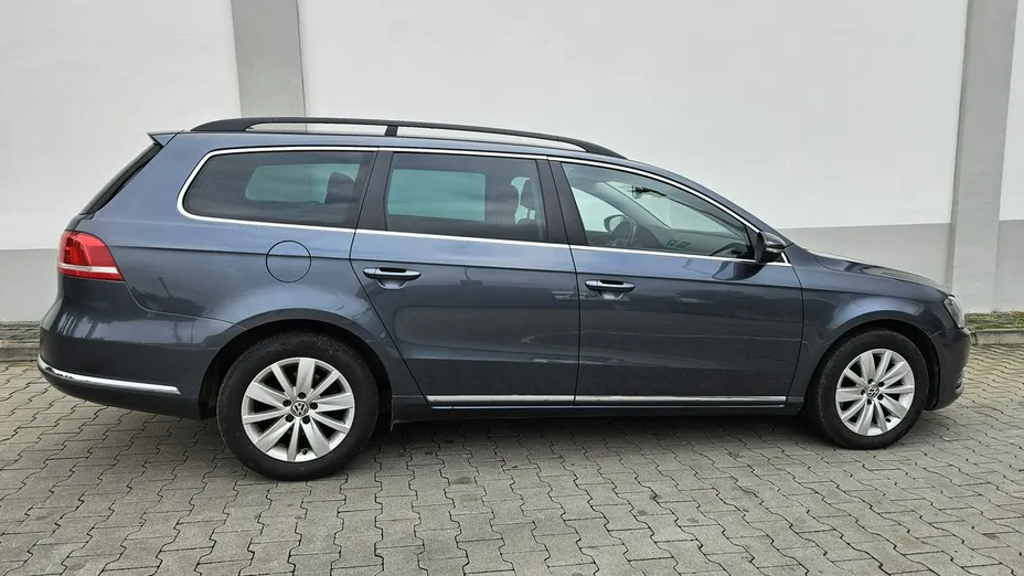 VOLKSWAGEN Passat -