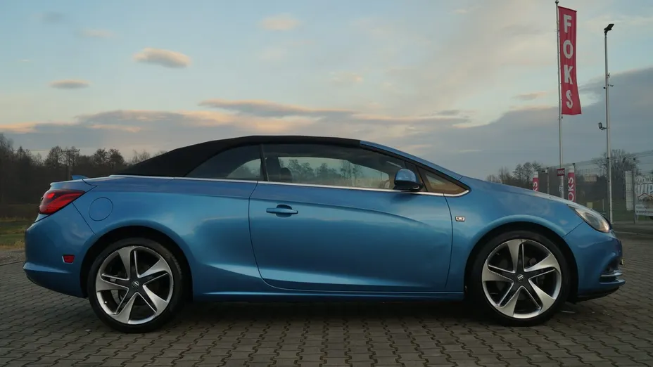 OPEL Cascada -