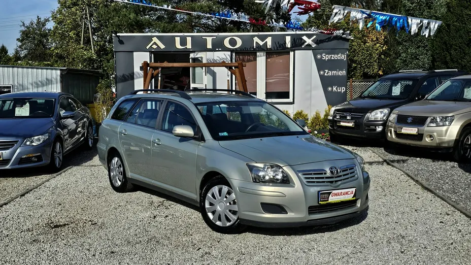 TOYOTA Avensis -