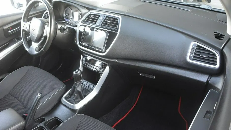 SUZUKI S-Cross -