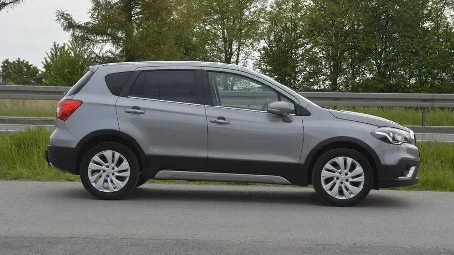 SUZUKI S-Cross -