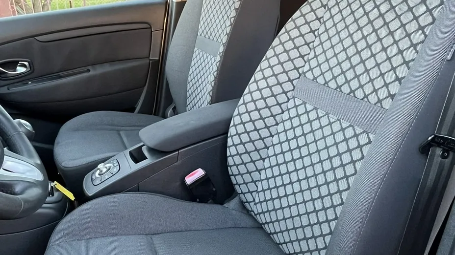 RENAULT Scenic -