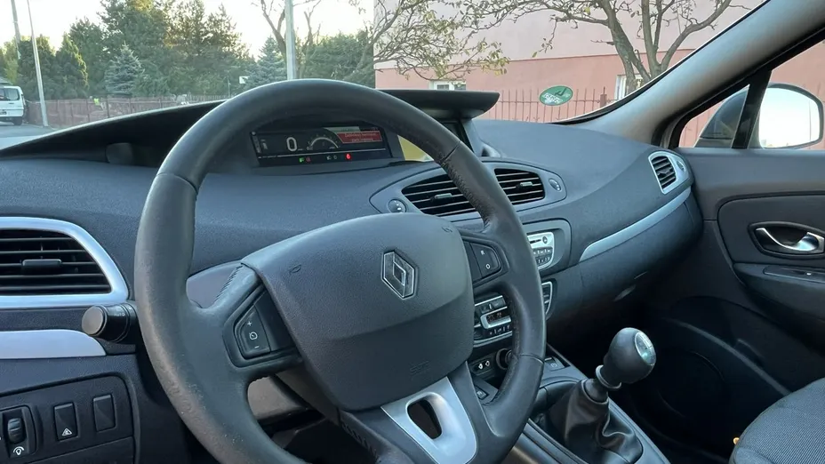 RENAULT Scenic -