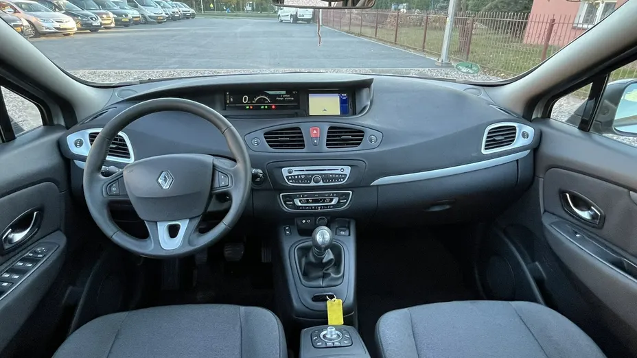 RENAULT Scenic -
