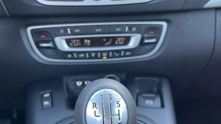 RENAULT Scenic -