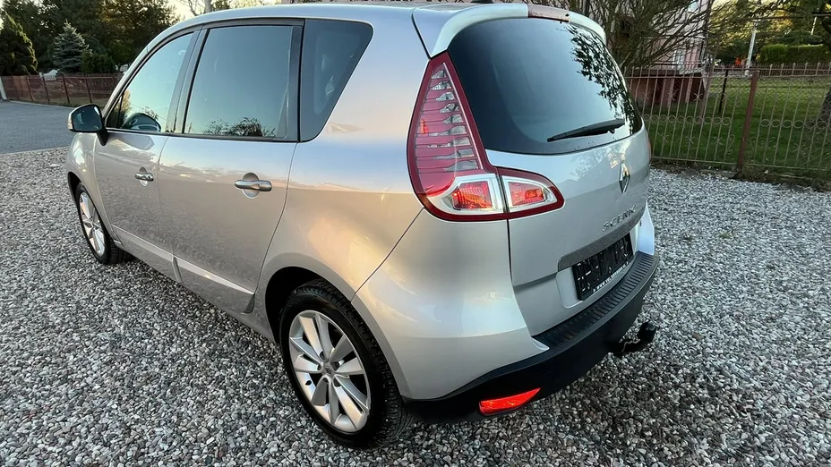 RENAULT Scenic -