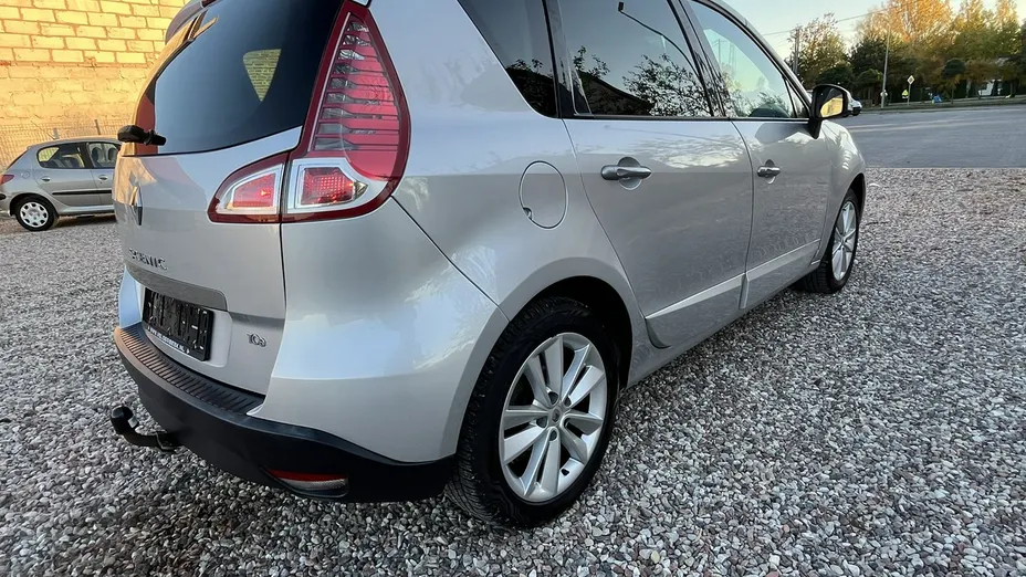 RENAULT Scenic -