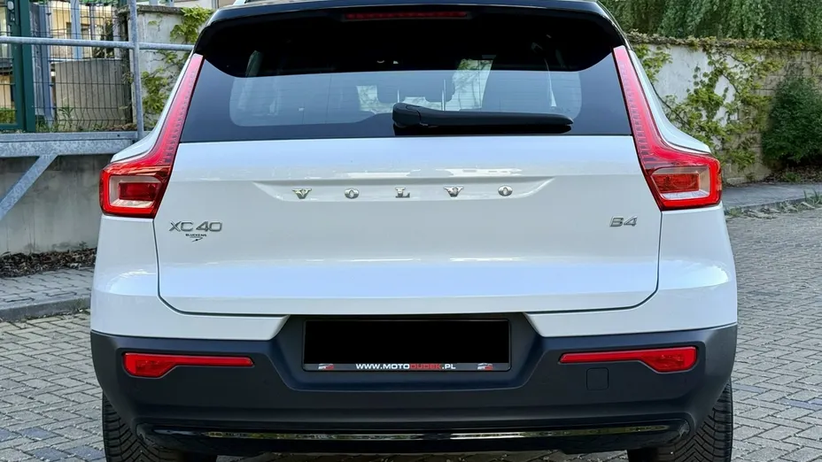 VOLVO XC40 -