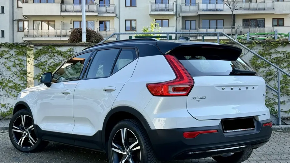 VOLVO XC40 -