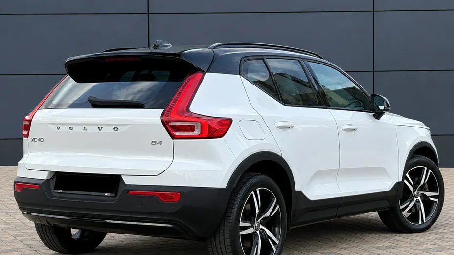 VOLVO XC40 -