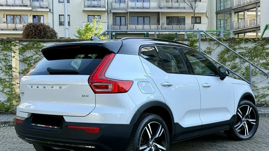 VOLVO XC40 -
